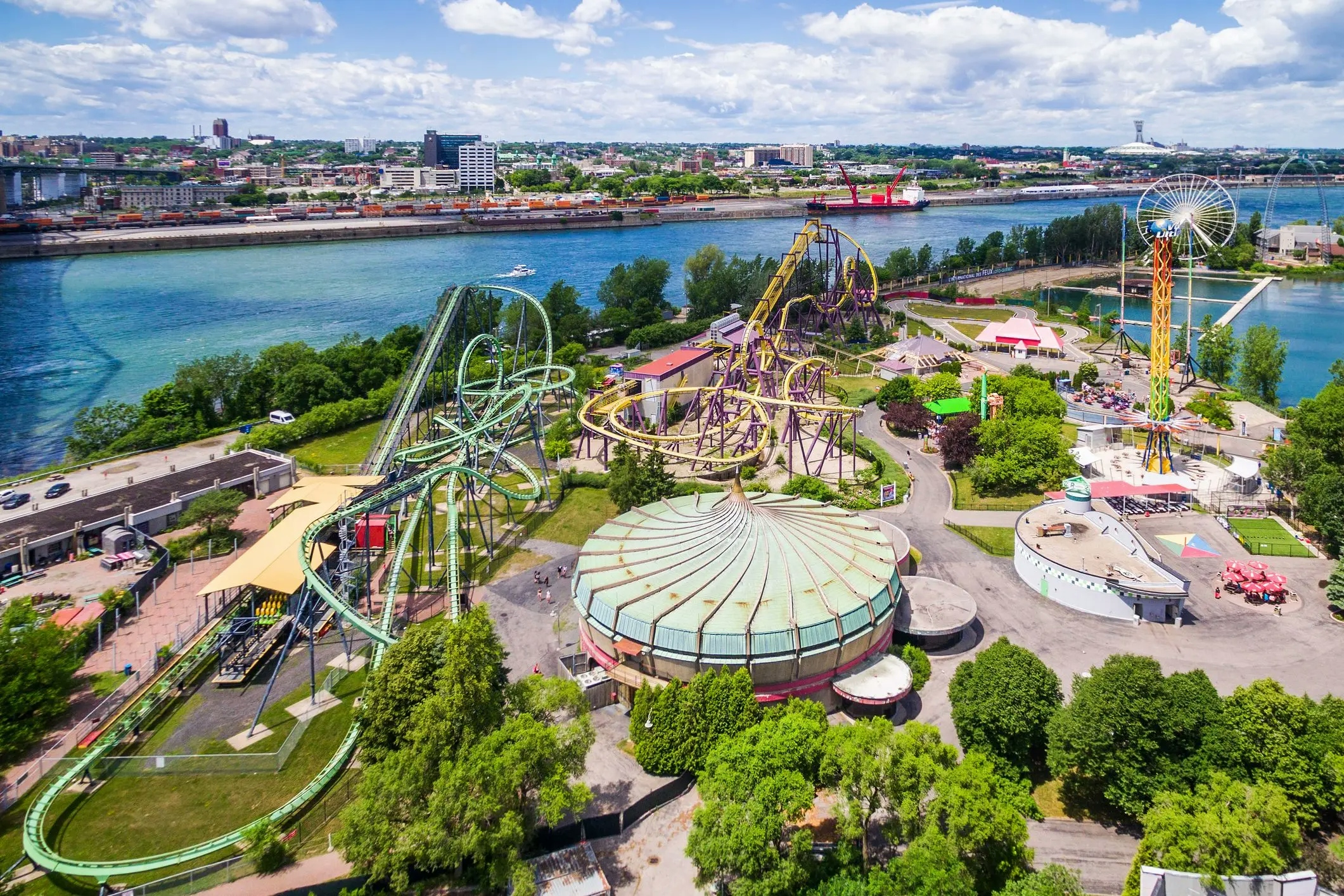 A Traveler's Guide To Exploring La Ronde In Montreal