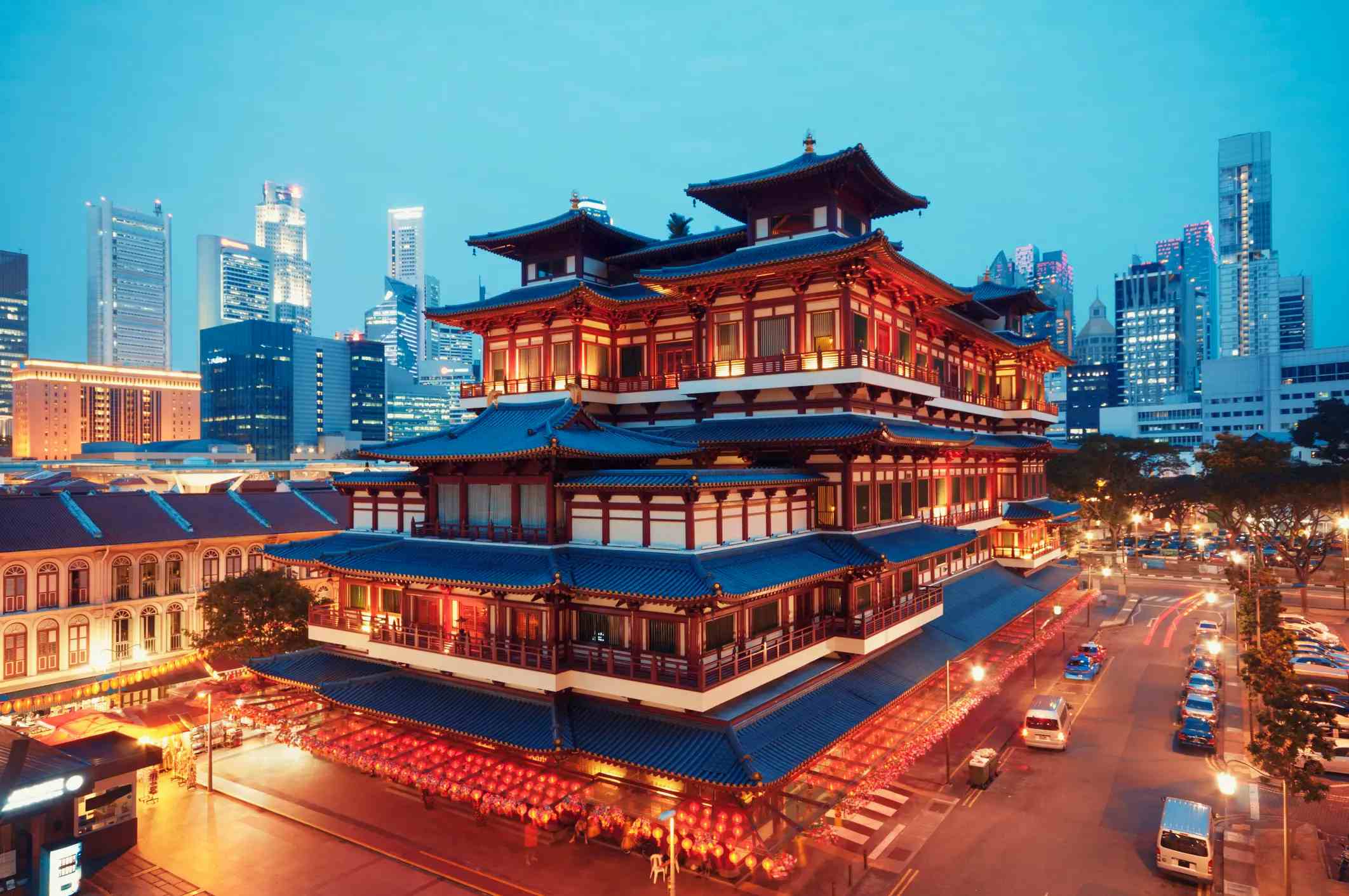 Buddha Tooth Relic Temple and Museum image