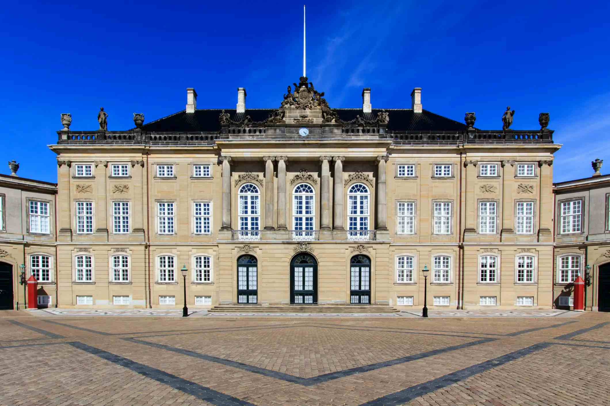 Schloss Amalienborg image