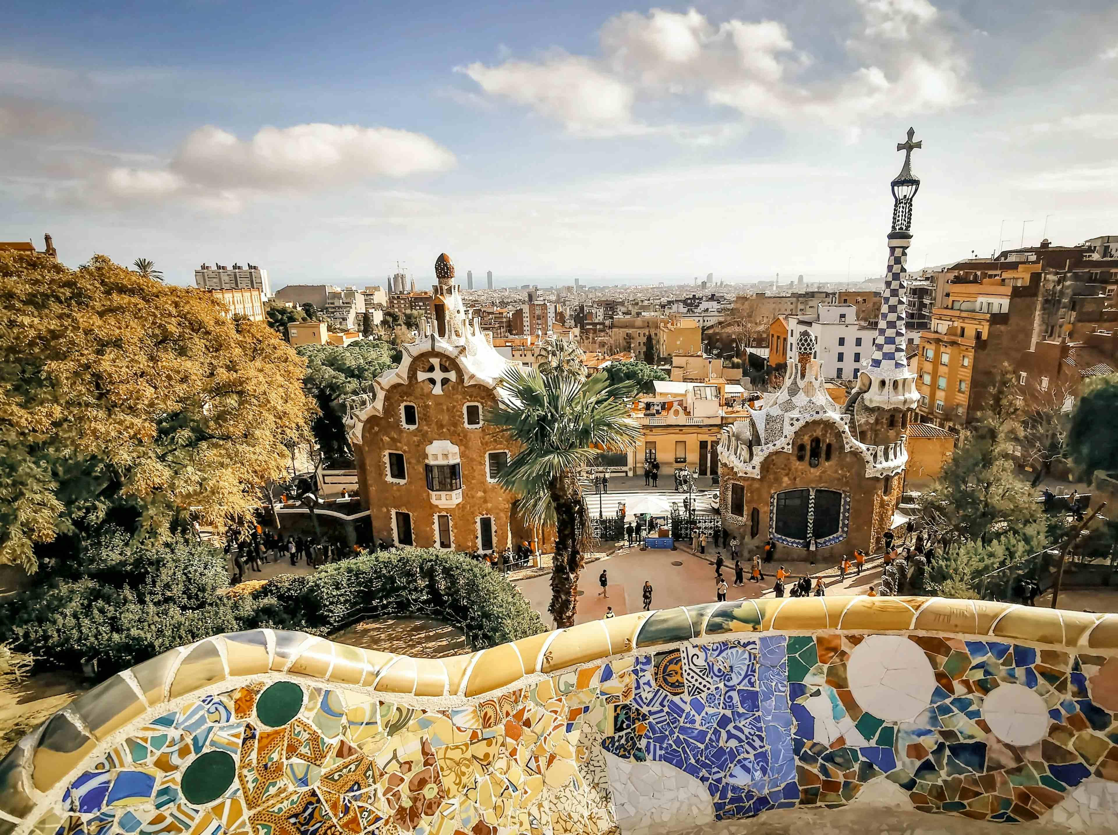 Der Zauber des Park Güell: Gaudís Meisterwerk in Barcelona image
