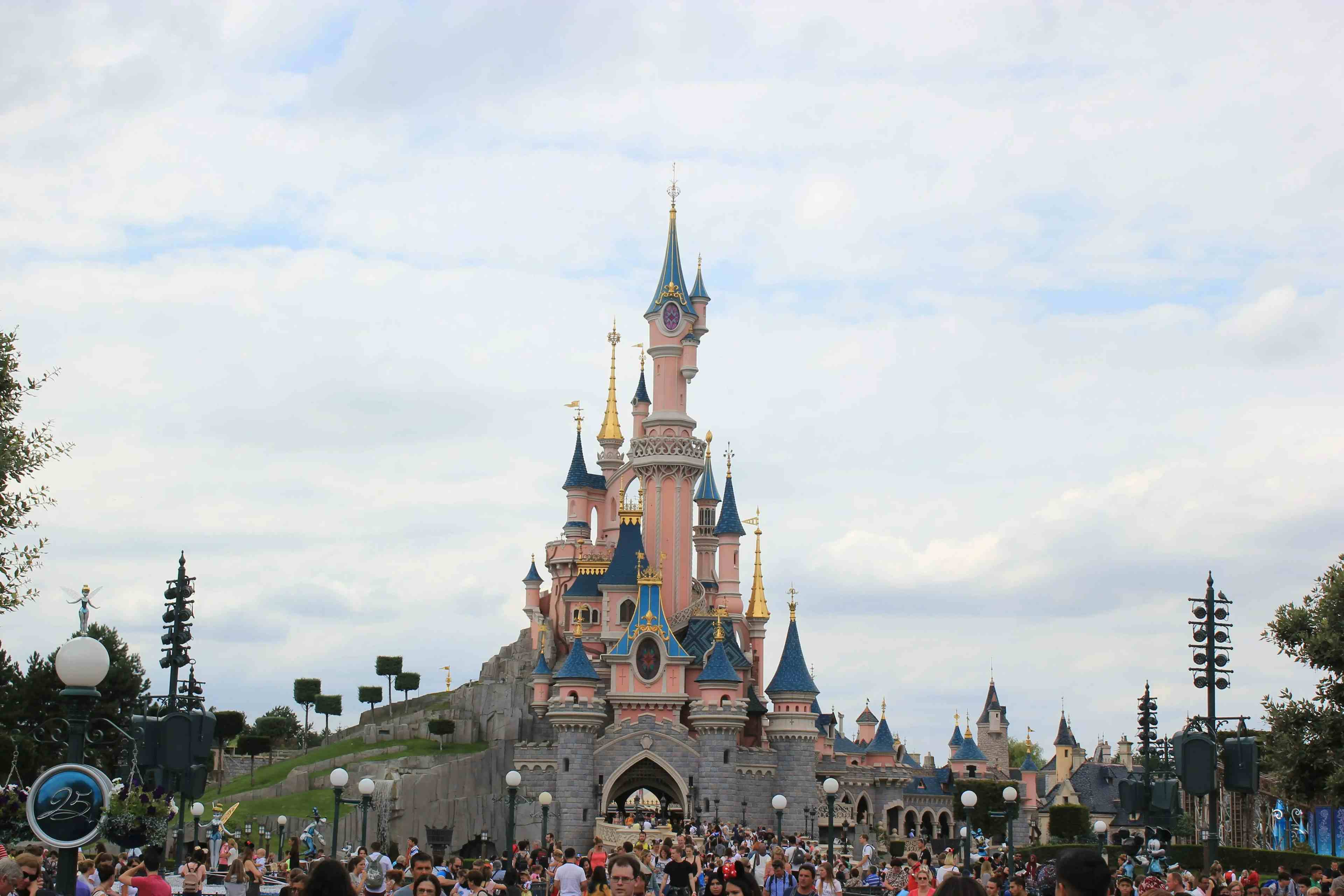 Magische Abenteuer: Ein umfassender Reiseführer für Hongkong Disneyland image