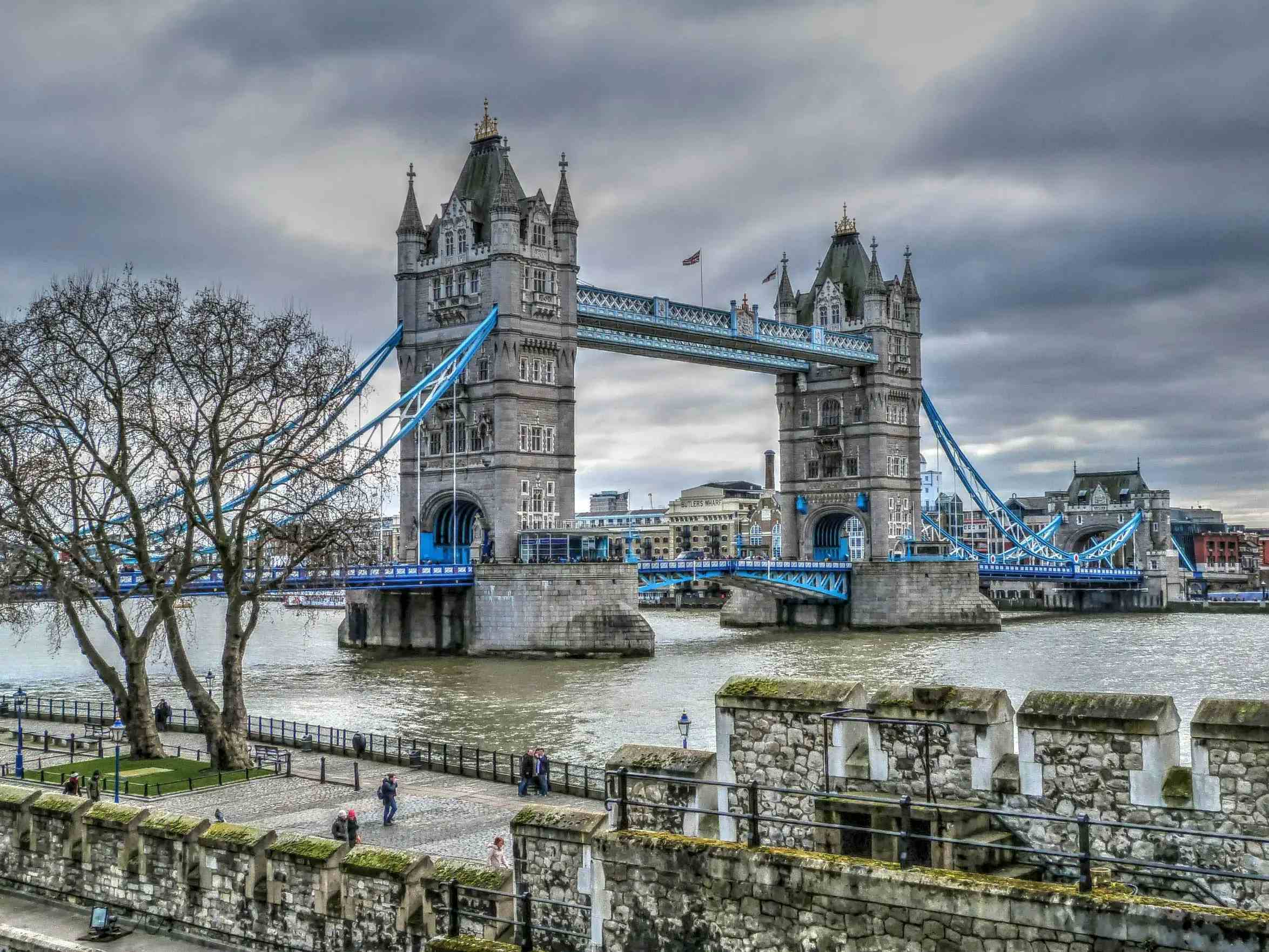 Die Majestät der Tower Bridge: Ein tiefes Eintauchen in Londons ikonisches Wahrzeichen image