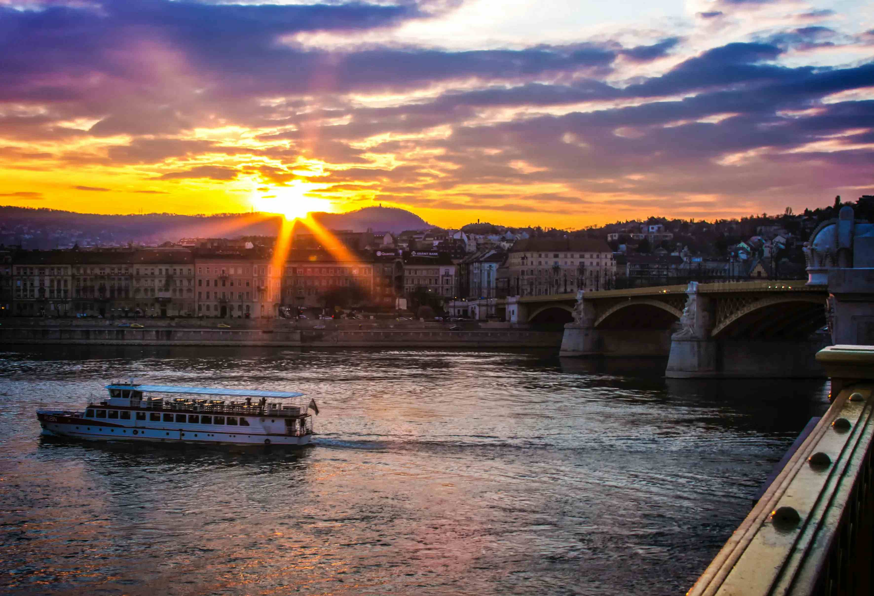 Budapest unverschleiert: Ein umfassender Informationsführer für Touristen image