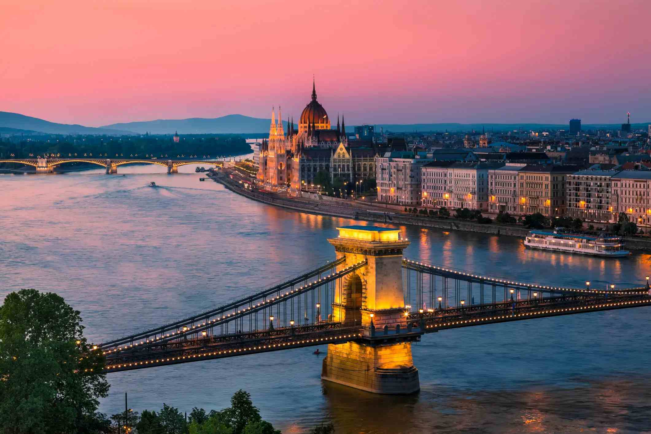 布达佩斯 image