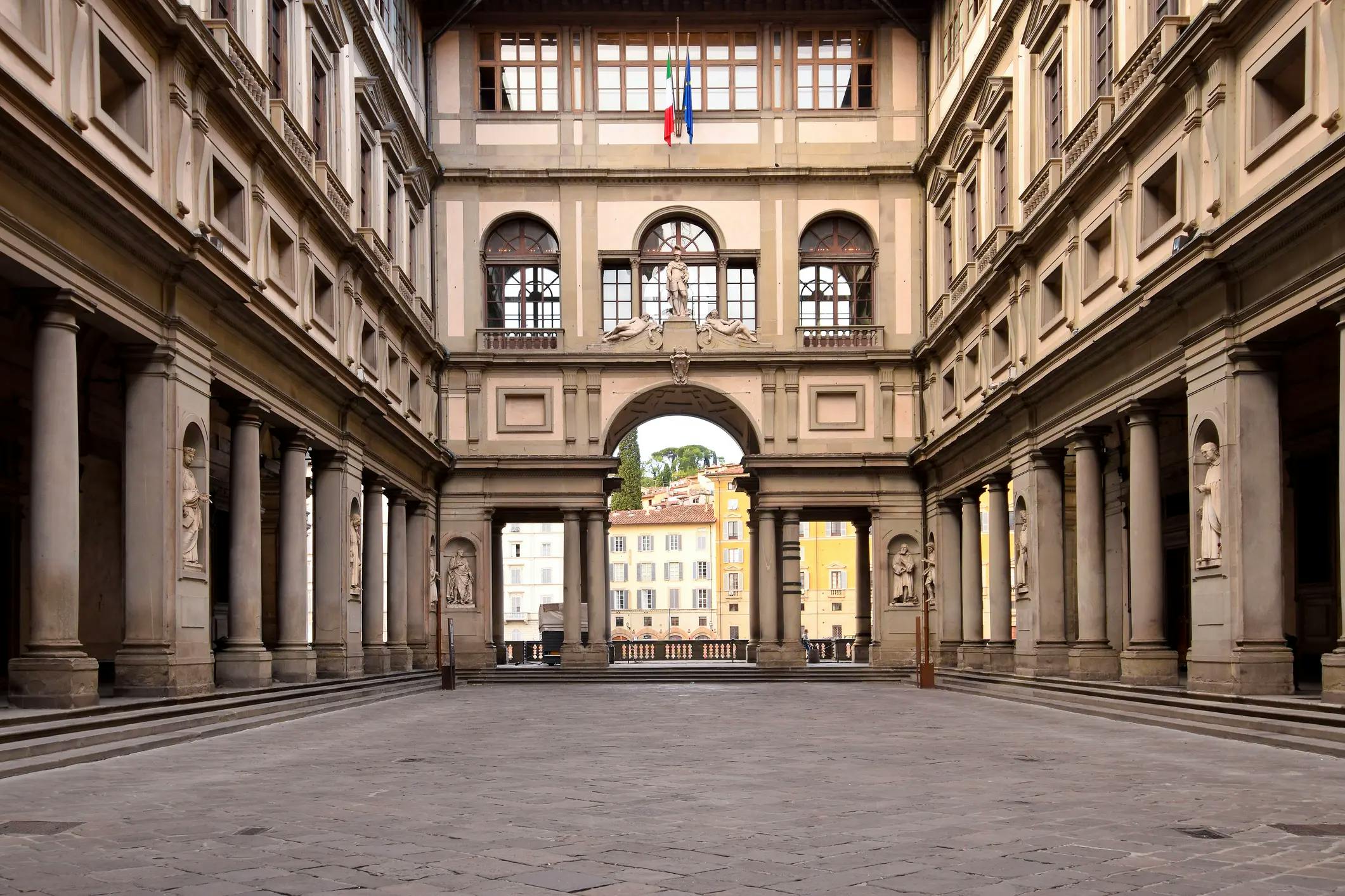 Uffizi Gallery image